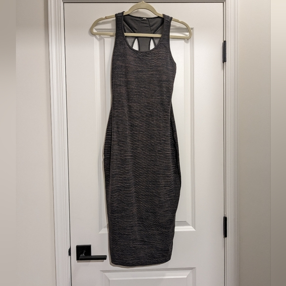 Lululemon Globetrotter Dress - Picture 4 of 8